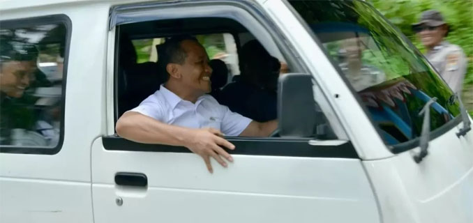 Bahlil Lahadalia Pernah Jadi Sopir Angkot di Fakfak