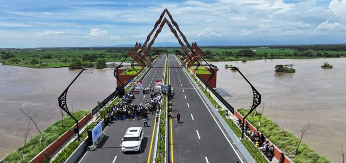 Prabowo Resmikan Jembatan Kabanaran di Yogyakarta