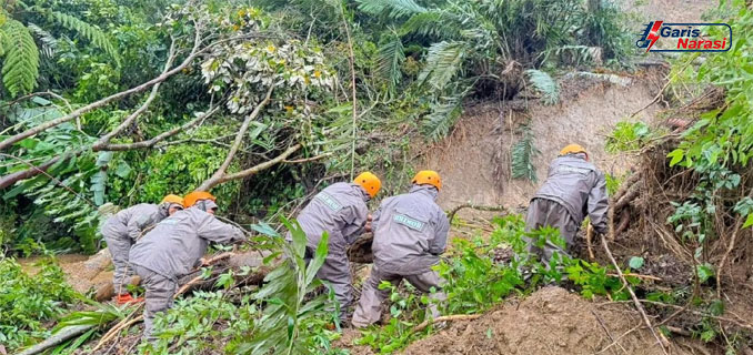 Sibolga Terisolasi Akibat Longsor, Akses Jalan Tertutup di Sumut