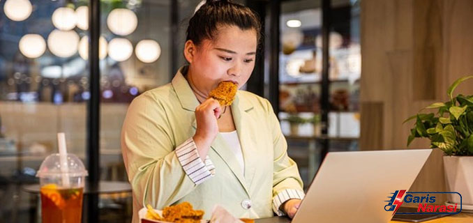 6 Tips Ampuh Kelola Stres Agar Tak Kalap Makan