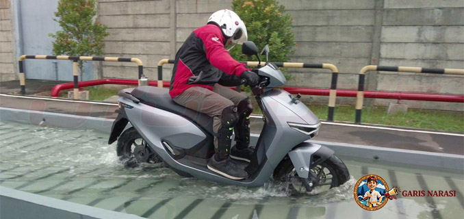 Viral Motor Listrik Terobos Banjir, Benarkah Aman 100 Persen?